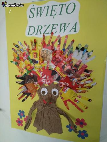 Plakat przygotowany z okazji Święta Drzewa - klasa IIIb